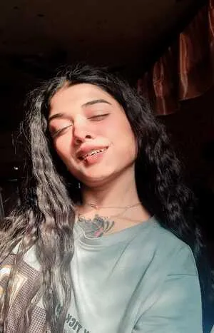 VIP call girl in Paschim Vihar