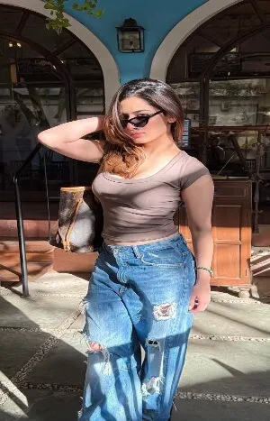 VIP call girl in Paschim Vihar